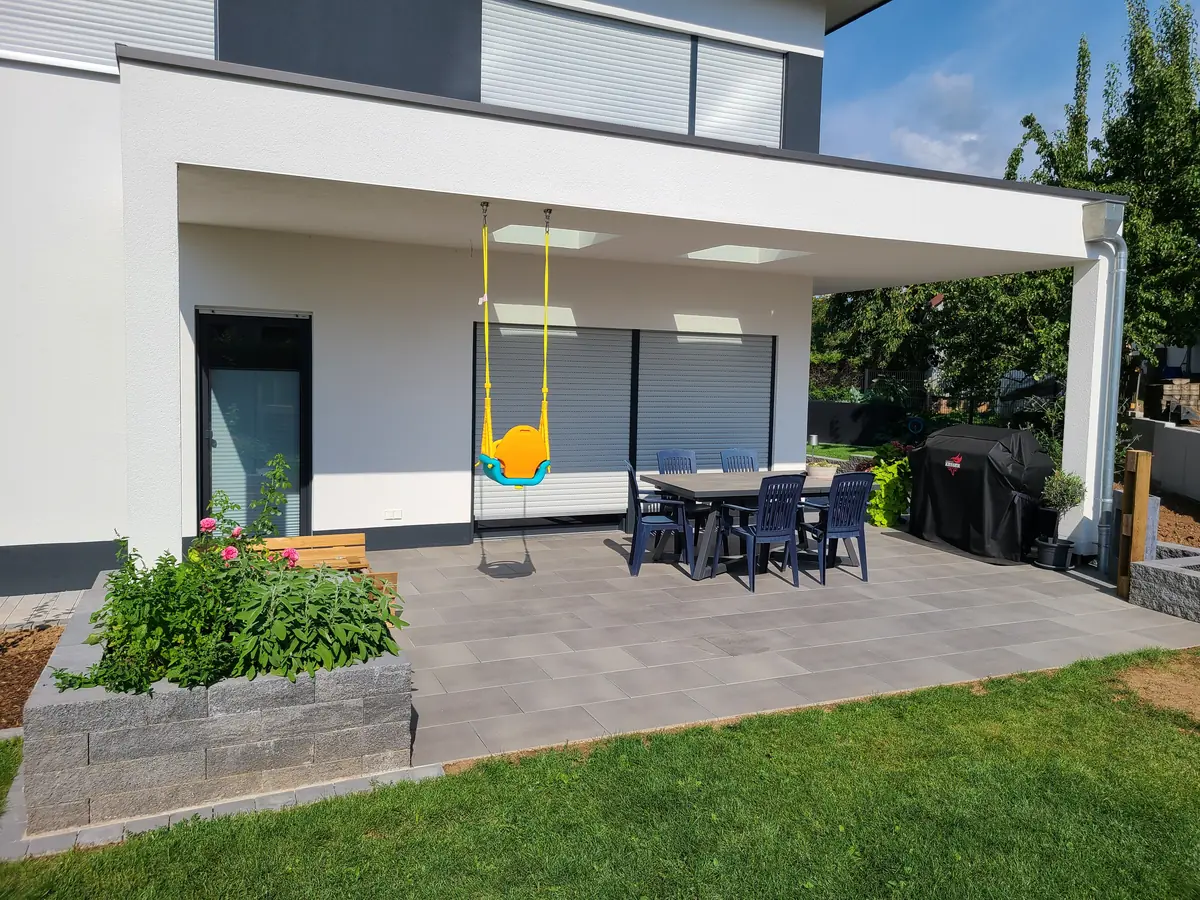 Terrasse mit Großformatplatten